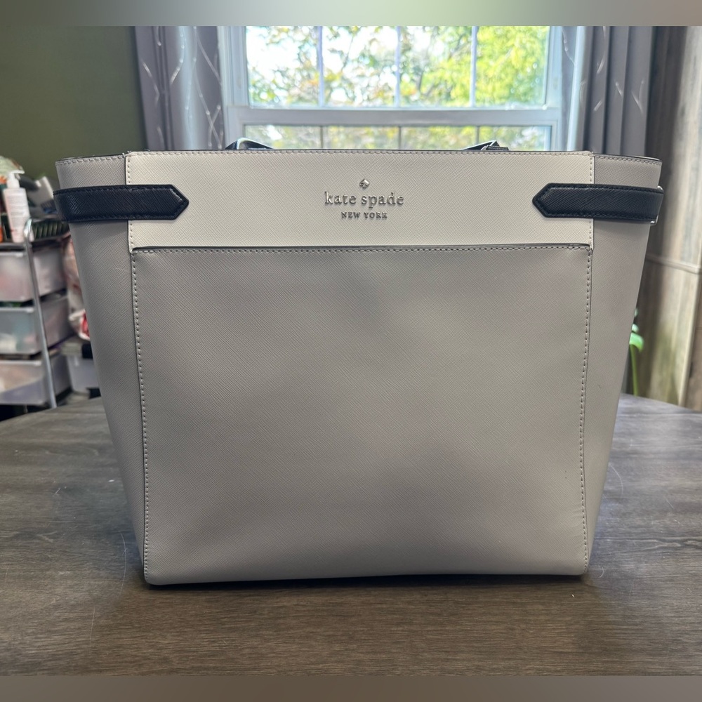 Kate Spade Gray and White Tote Bg
